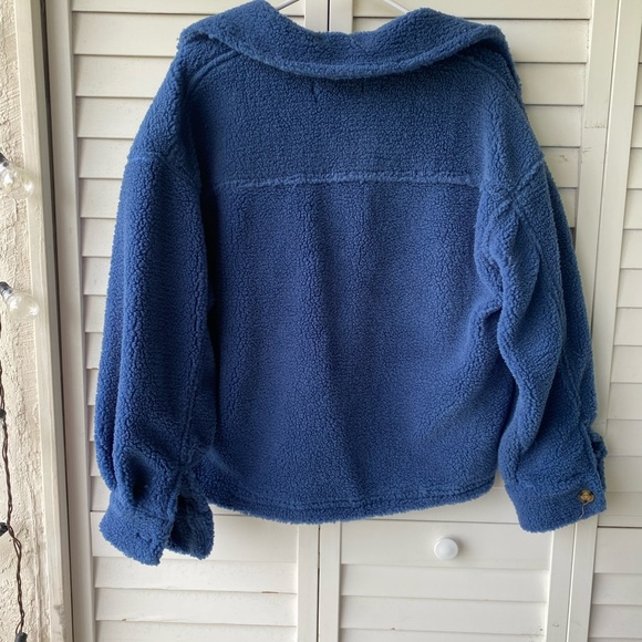 NWT Shacket - Picture 2 of 4